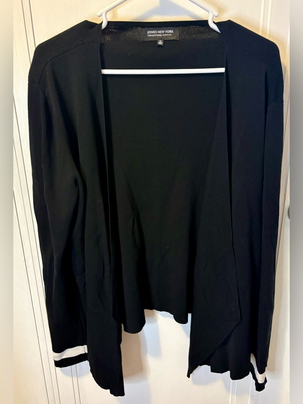 Jones New York Black Open-Front Drape Cardigan with White Cuff Trim